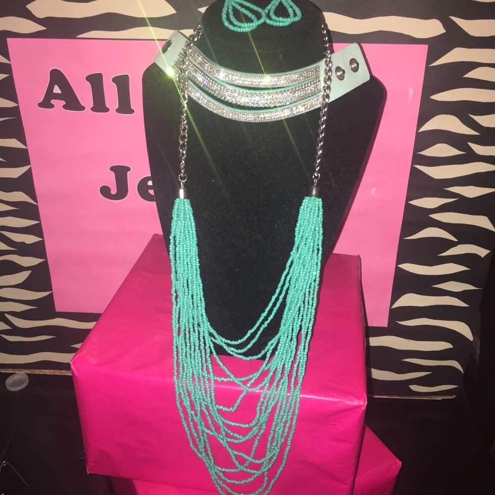 Necklace, earrings and bracelet set